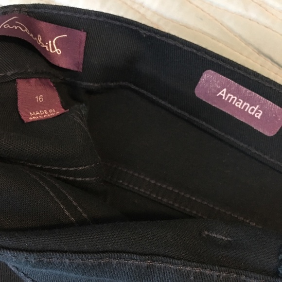 3/$12 Gloria Vanderbilt Jeans Amanda - Picture 3 of 3